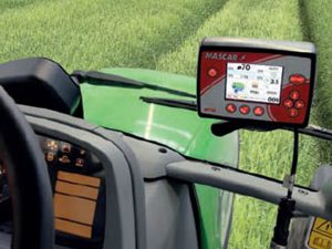 Remote control unit fitted with a multi color screen