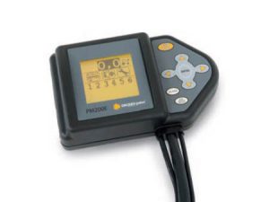 It signs missing of the seed on the row; equipped with partial and total hectare counter, indicates running speed and covered distance